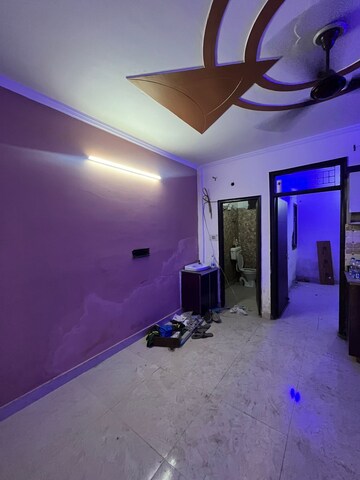 Room in 2 BHK Builder Floor at Dwarka Mor – for Rent