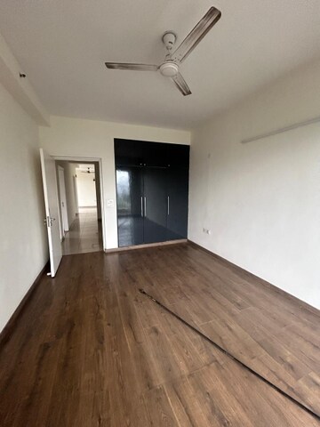 Room in 3.5 BHK Apartment at Emaar Palm Gardens, Sector 83 – for Sale