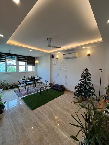 Room in 3 BHK Apartment at Sahara Grace, Sector 54 – for Sale