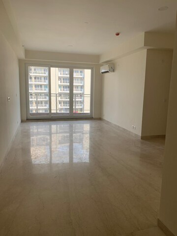 Room in 4 BHK Apartment at Sahara Grace, Sector 54 – for Sale