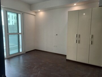 Room in 3 BHK Apartment at Mahagun Mezzaria, Sector 78 – for Sale