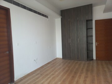 Room in 3 BHK Apartment at Mahagun Mezzaria, Sector 78 – for Sale