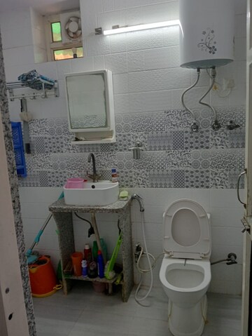 रेसिडेंशियल फ्लैट वर्ग फुट फॉर रेंट इन सेक्टर 11 द्वारका दिल्ली  7748386