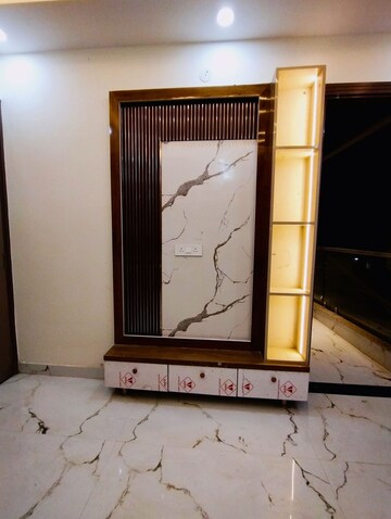 Room in 3 BHK Builder Floor at Uttam Nagar West – for Sale