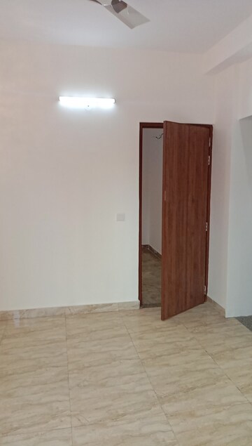 Room in 3 BHK Apartment at Nandini Metro Suites Bliss, Vaishali Sector 4 – for Sale