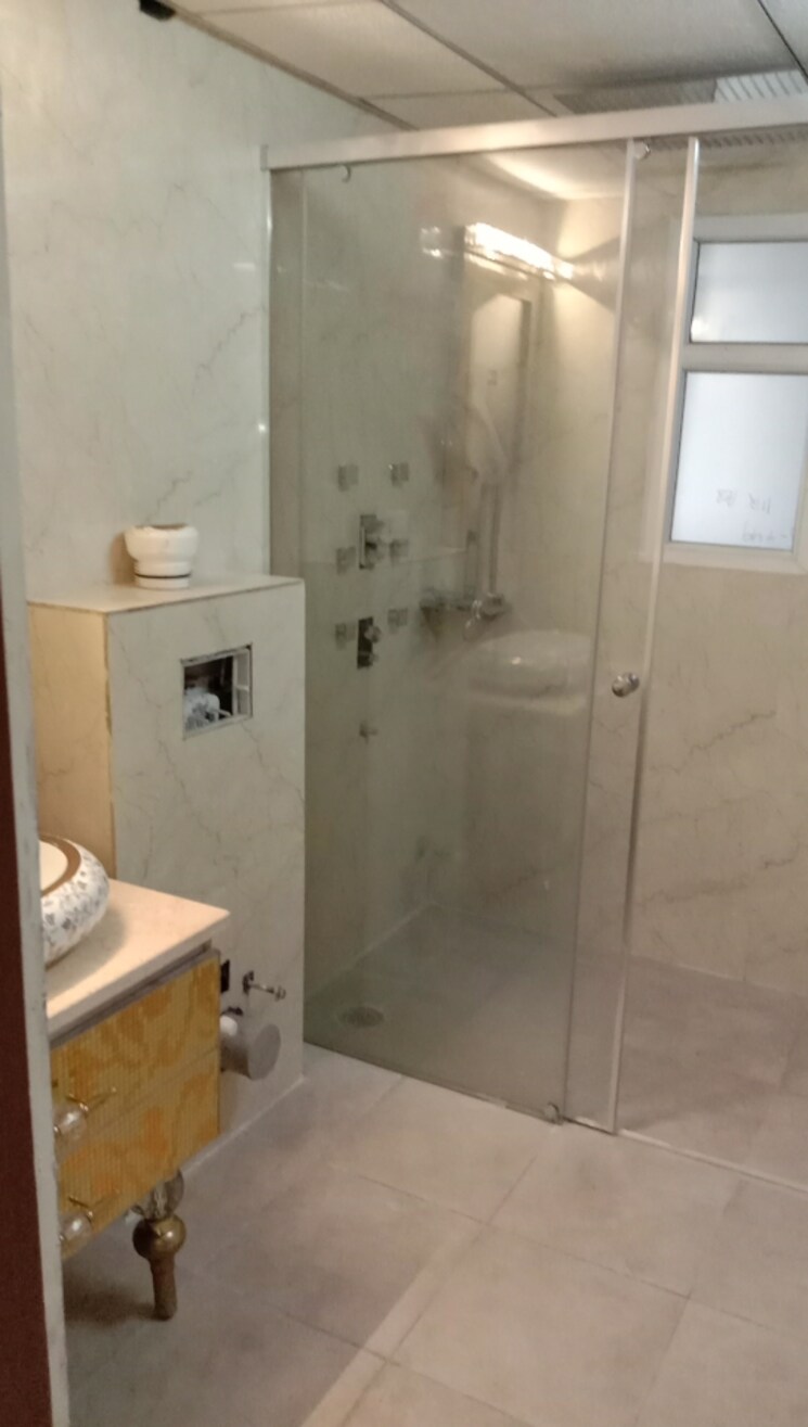 Bathroom, nandini-metro-suites-bliss 3 Bedroom 1855 Sq.Ft. Apartment In Vaishali Sector 4 Ghaziabad 7748638