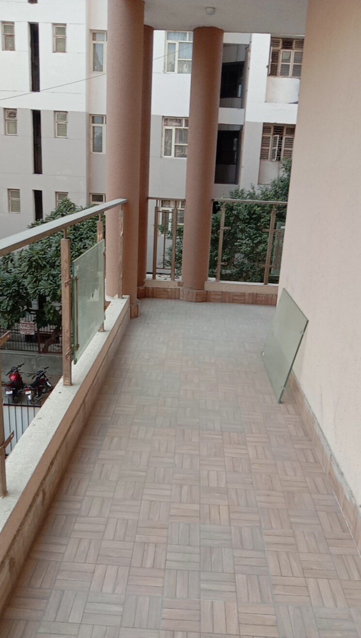 Balcony, nandini-metro-suites-bliss 3 Bedroom 1855 Sq.Ft. Apartment In Vaishali Sector 4 Ghaziabad 7748638