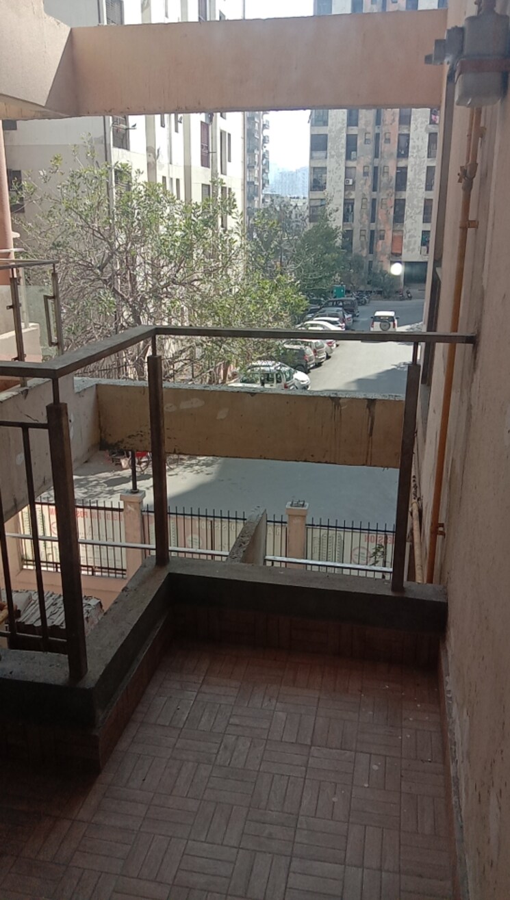 Balcony, nandini-metro-suites-bliss 3 Bedroom 1855 Sq.Ft. Apartment In Vaishali Sector 4 Ghaziabad 7748638