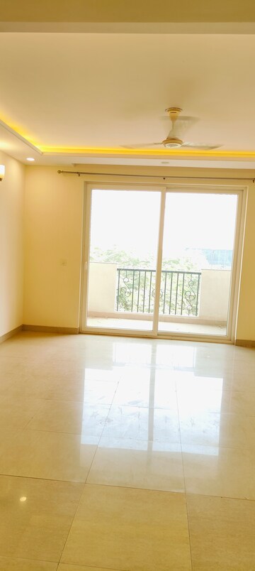 Room in 3 BHK Apartment at Emaar Emerald Floors Premier, Sector 65 – for Sale