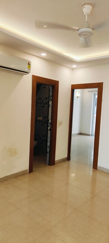 Room in 3 BHK Apartment at Emaar Emerald Floors Premier, Sector 65 – for Sale