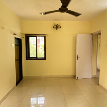Room in 2 BHK Apartment at Mulund West – for Sale