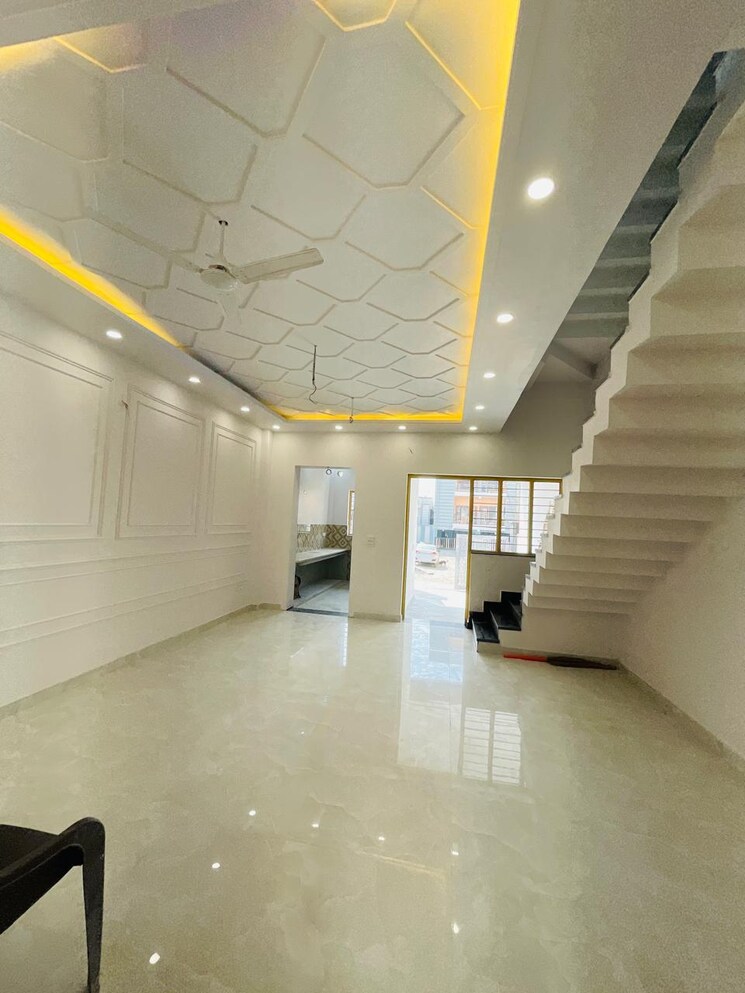 undefined, aman vihar 3.5 Bedroom 3000 Sq.Ft. Villa In Aman Vihar Dehradun 7748738