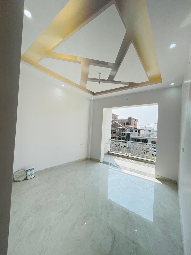 Room, aman vihar 3.5 Bedroom 3000 Sq.Ft. Villa In Aman Vihar Dehradun 7748738