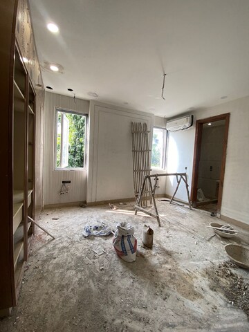 Parking in 3 BHK Builder Floor at Shivalik Colony – for Sale