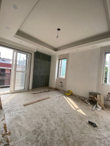 Room in 3 BHK Builder Floor at Shivalik Colony – for Sale
