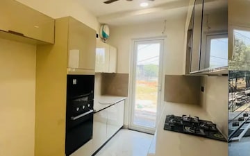 6 BHK Builder Floor For Sale in Navjeevan Vihar