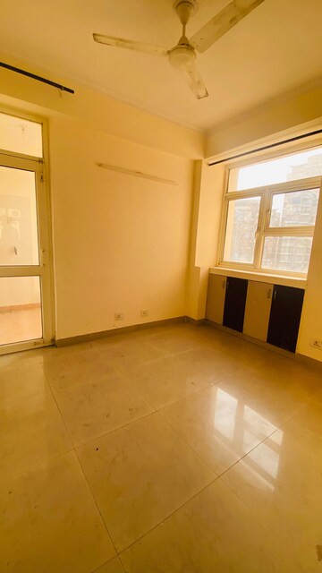 Room in 2 BHK Apartment at Supertech Ecociti, Sector 137 – for Sale