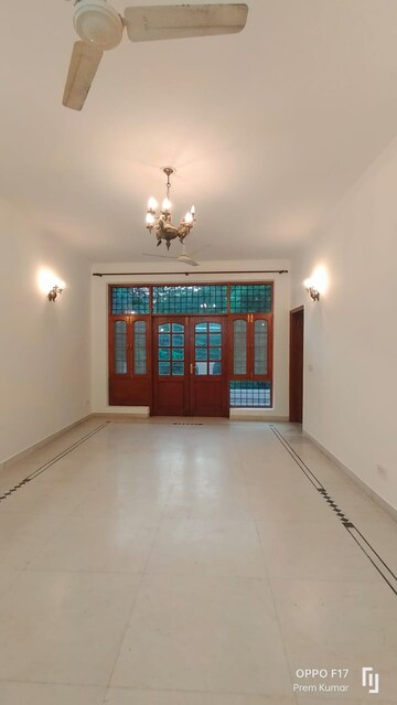 Room in 2 BHK Apartment at Dhanori – for Rent