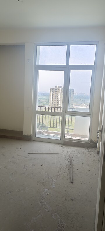 Room in 2 BHK Apartment at Ansal API Olympus Lake View, Sushant Golf City – for Sale
