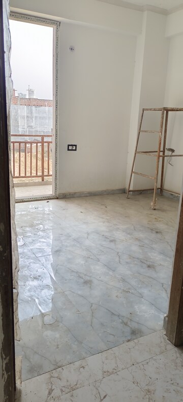 Room in 2 BHK Apartment at Ansal API Olympus Lake View, Sushant Golf City – for Sale