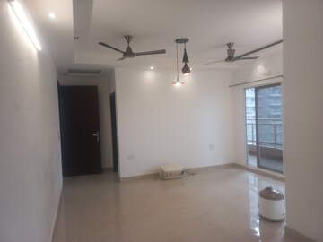 Room in 3.5 BHK Apartment at Elite Golf Green, Sector 79 – for Sale
