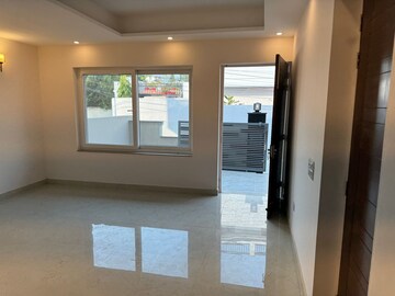Room in 4 BHK Independent House at Sahastradhara Road – for Sale
