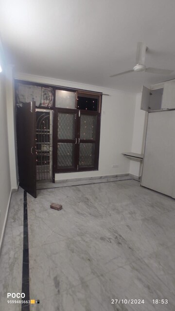 Room in 2 BHK Builder Floor at Mehrauli – for Rent