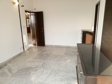 Room in 3.5 BHK Builder Floor at Ardee City, Sector 52 – for Sale