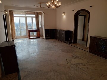 Room in 3.5 BHK Builder Floor at Ardee City, Sector 52 – for Sale