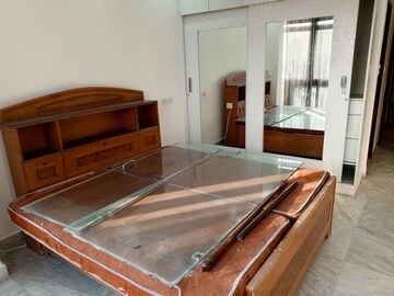 Furnished Amenities in 3.5 BHK Builder Floor at Ardee City, Sector 52 – for Sale