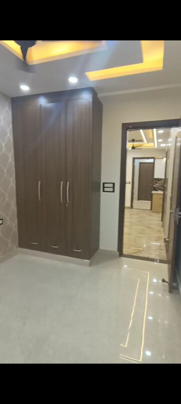 Master Bedroom in 2 BHK Builder Floor at Uttam Nagar – for Rent
