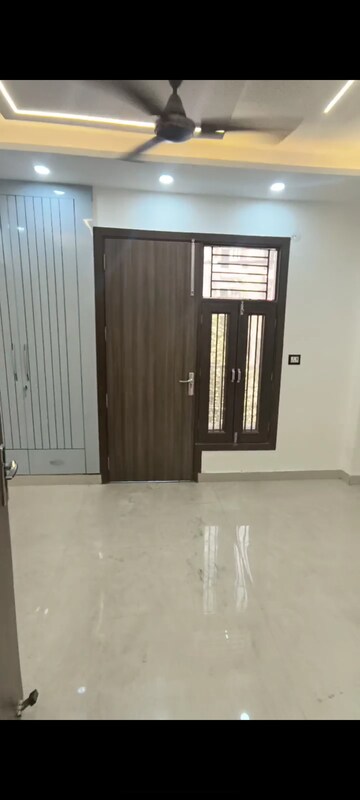 Room in 2 BHK Builder Floor at Uttam Nagar – for Rent