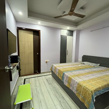 Bedroom in 2.5 BHK Builder Floor at Ansal Sushant Lok I, Sector 43 – for Rent