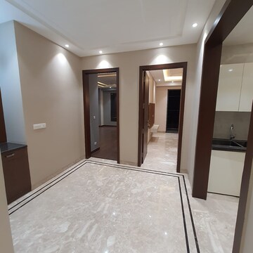Room in 4 BHK Builder Floor at Ansal Sushant Lok I, Sushant Lok I – for Rent