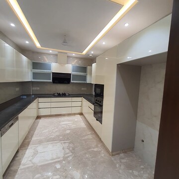 Building Lobby in 4 BHK Builder Floor at Ansal Sushant Lok I, Sushant Lok I – for Rent