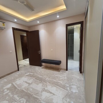 Room in 4 BHK Builder Floor at Ansal Sushant Lok I, Sushant Lok I – for Rent