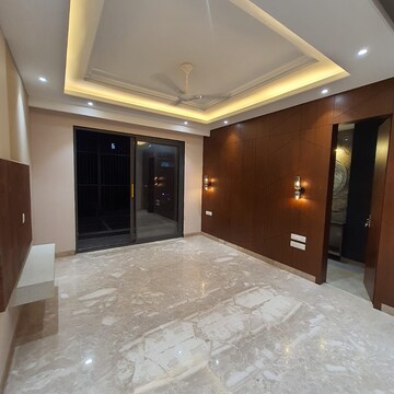 Room in 4 BHK Builder Floor at Ansal Sushant Lok I, Sushant Lok I – for Rent