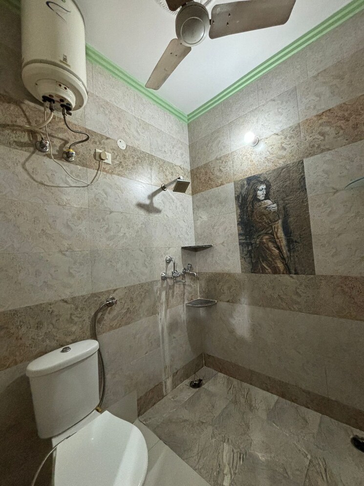 Bathroom, pir machalla 2 Bedroom 1250 Sq.Ft. Apartment In Pir Machalla Zirakpur 7750207