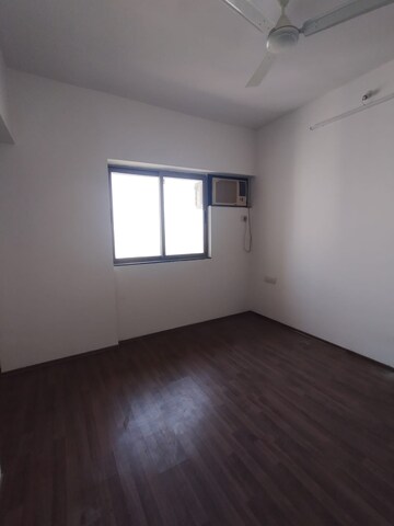 Room in 3 BHK Apartment at Lodha Splendora, Ghodbunder Road – for Sale