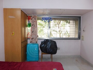Bedroom in 1 BHK Apartment at Mulund East – for Sale