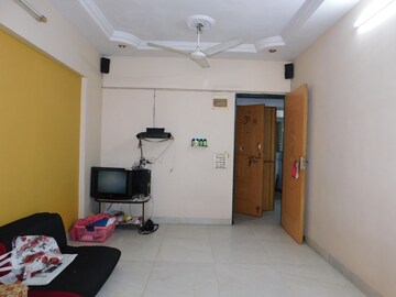 Room in 1 BHK Apartment at Mulund East – for Sale