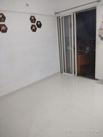 Room in 2 BHK Apartment at Venkatesh Oxy Desire, Wagholi – for Rent