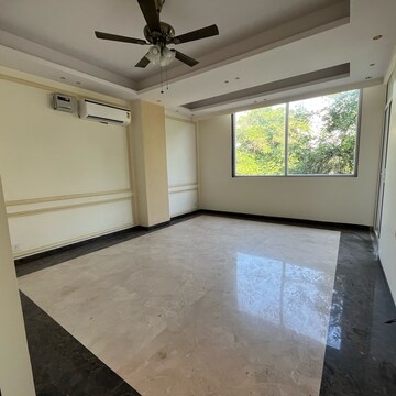 Room in 3 BHK Builder Floor at Ansal Sushant Lok I, Sushant Lok I – for Rent