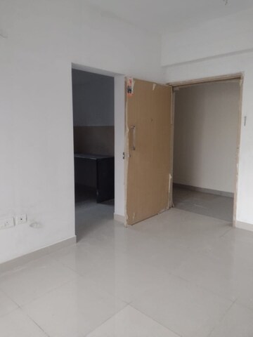 Room in 2 BHK Apartment at Godrej Seven, Joka – for Sale