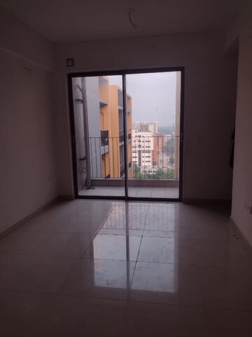Room in 2 BHK Apartment at Godrej Seven, Joka – for Sale