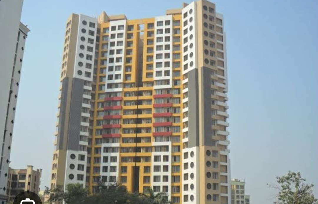 2 BHK + Extra Room Apartment For Sale in Group Seven Rushi Heights