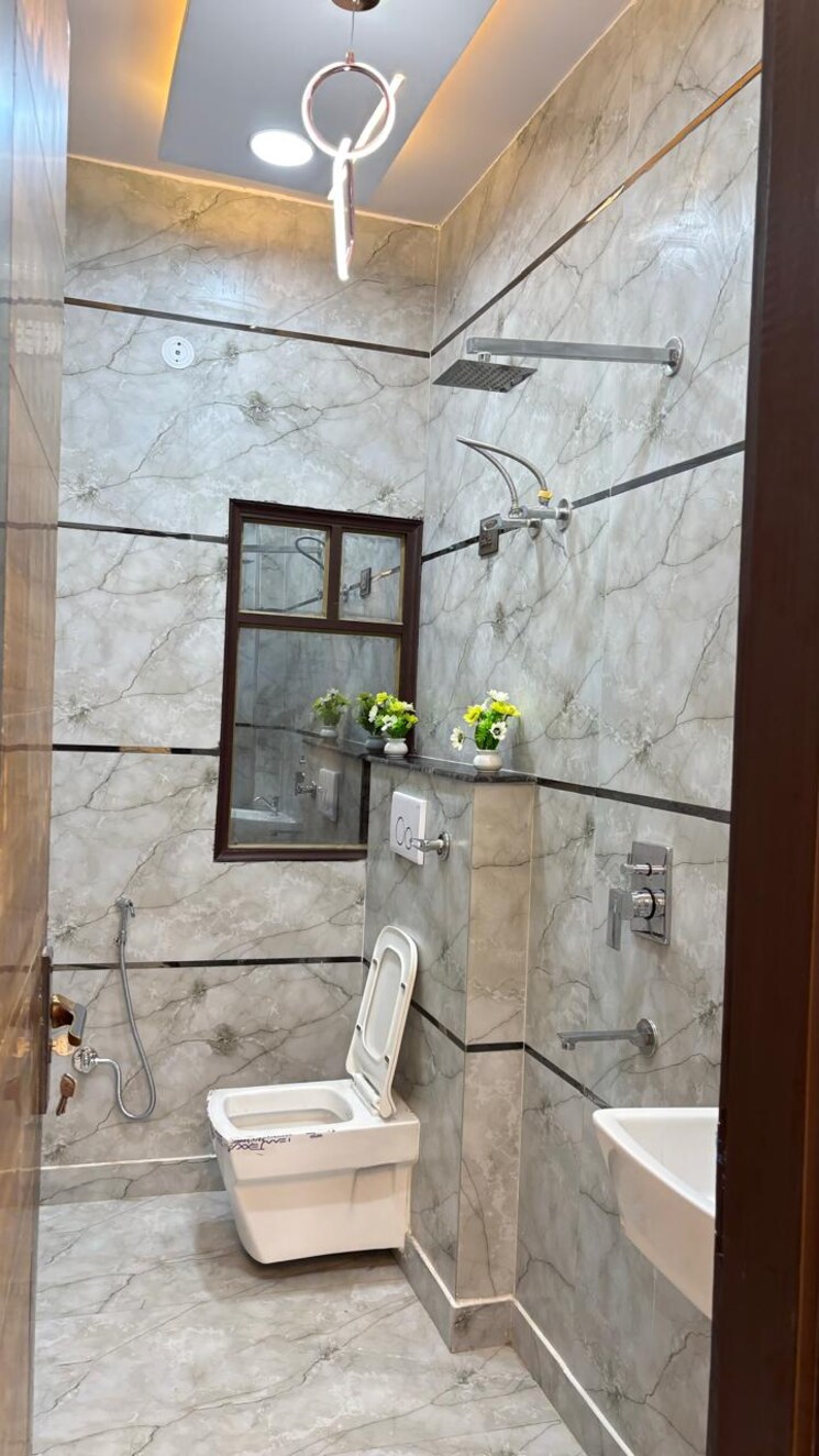 Bathroom, nawada 2 Bedroom 60 Sq.Yd. Builder Floor In Nawada Delhi 7751315