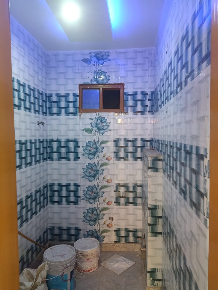 Bathroom, dwarka mor 2 Bedroom 550 Sq.Ft. Builder Floor In Dwarka Mor Delhi 7751334