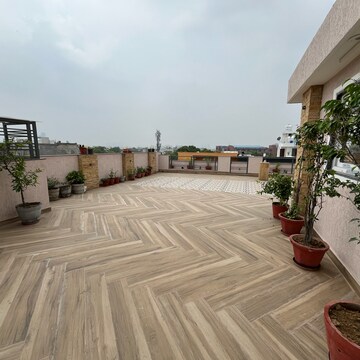Balcony in 1 RK Builder Floor at Ansal Sushant Lok I, Sushant Lok I – for Rent