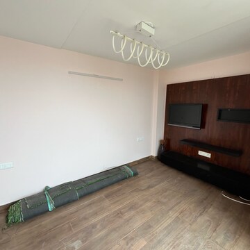 Room in 1 RK Builder Floor at Ansal Sushant Lok I, Sushant Lok I – for Rent
